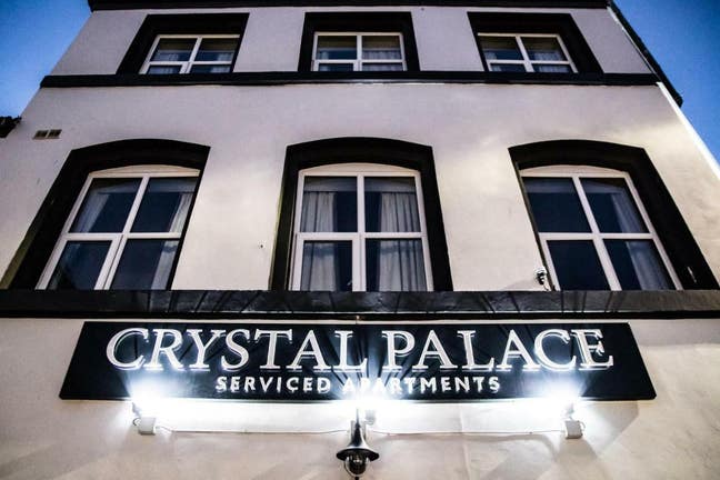 The Crystal Palace Hotel- Modern Town Centre Rooms Main Photo