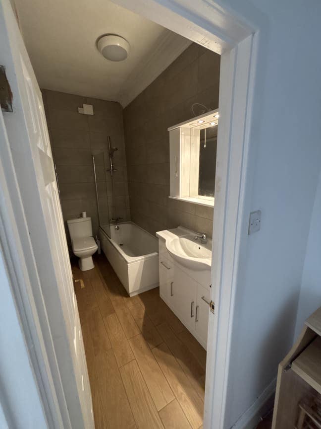 Lovely flat in Sandyford - female  Main Photo