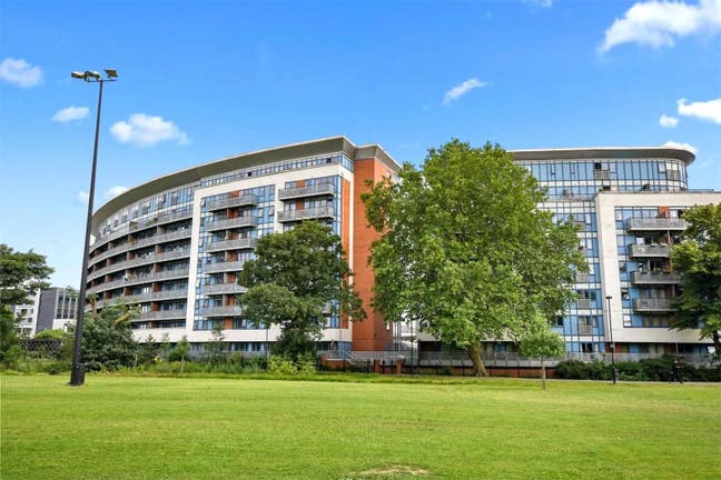 Luxury 2 bed, 2 bath, Balcony, Bethnal green e2 Main Photo