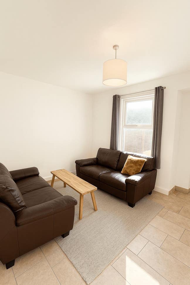 Modern Rooms – Crown Street, Oxford OX4 Main Photo