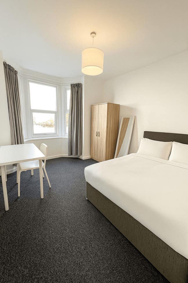 Modern Rooms – Crown Street, Oxford OX4 Main Photo