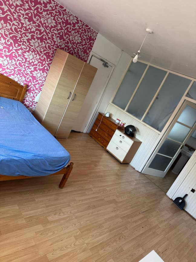 En-suit room+inc all bills@ sidcup available Now Main Photo