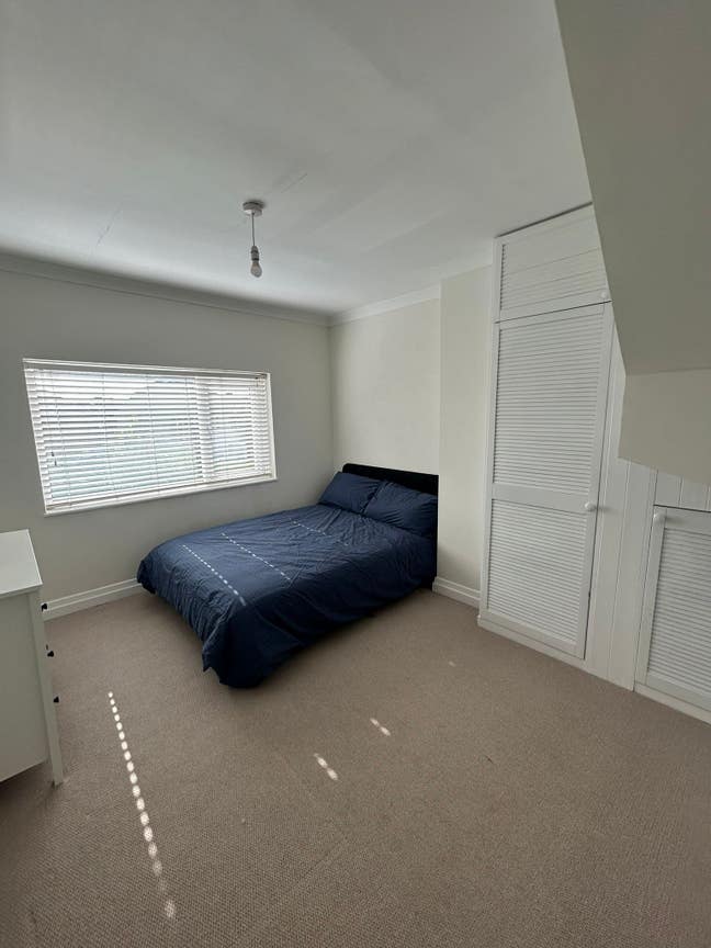 2 Double rooms in 2 quiet homes. Main Photo