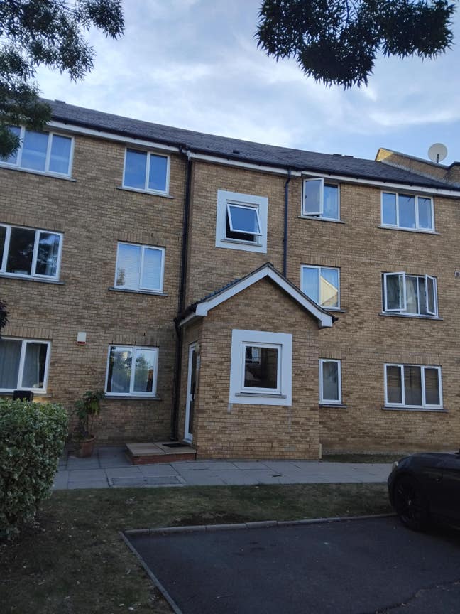 🏡 Room for Rent in Canary Wharf – Ensuite Main Photo