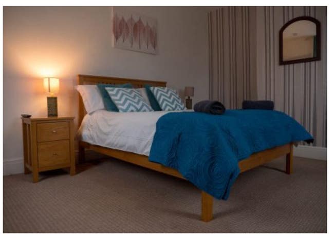 Large, bright room in well-run central Barrow hous Main Photo