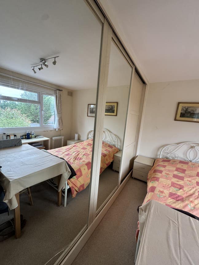 Spacious Double En-suite, with garden views  Main Photo