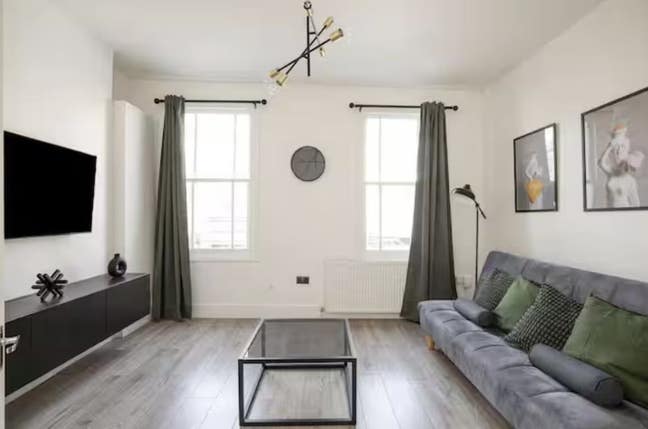 🌟 N9 0SG • Big House • Ensuite + Lounge 🛋️  Main Photo