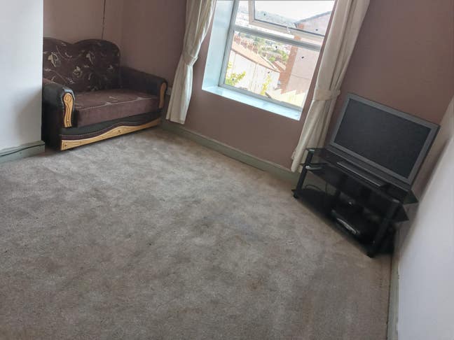 Double room in flat share to let Main Photo