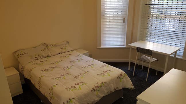 Singles & Doubles Rooms - Bournemouth Town Centre Main Photo