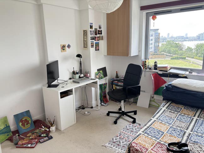 Sublet available in a 2BHK apartment in London Main Photo