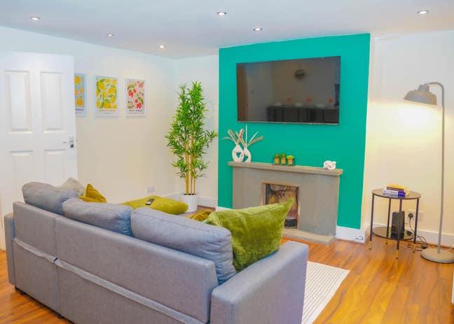 2 Bed Flat, Brixton Road, SW9 Main Photo