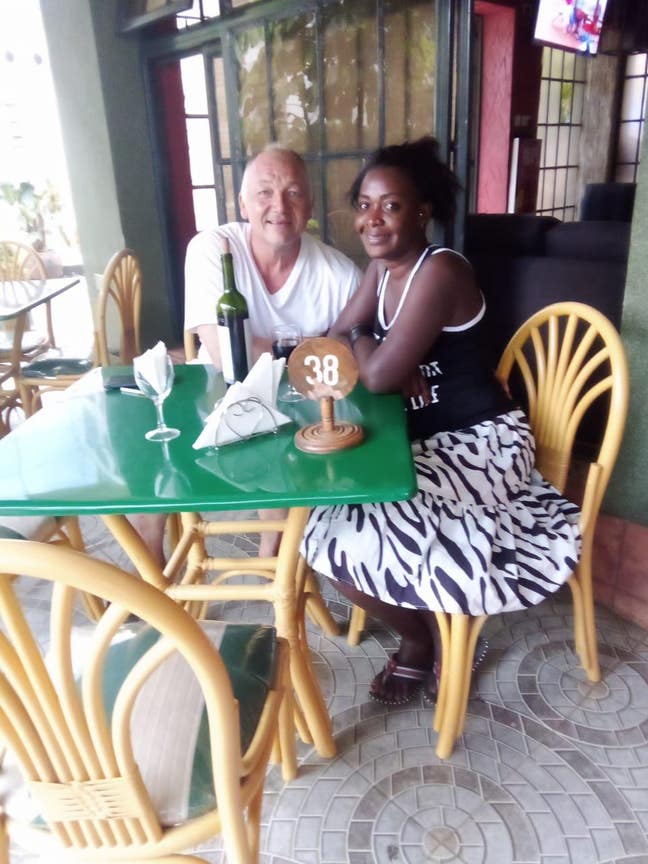married couple [45&58] seeking short term room  Main Photo