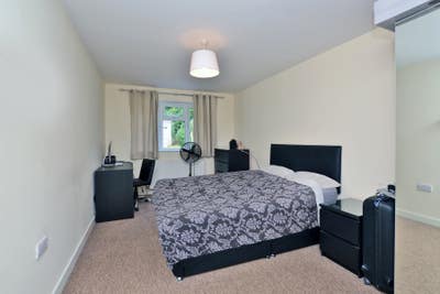 Our BIGGEST Double Ensuite Avail 17 Dec Guildford Main Photo
