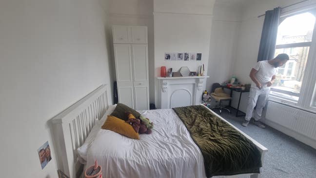 Spacious Rooms in gorgeous student house! Main Photo
