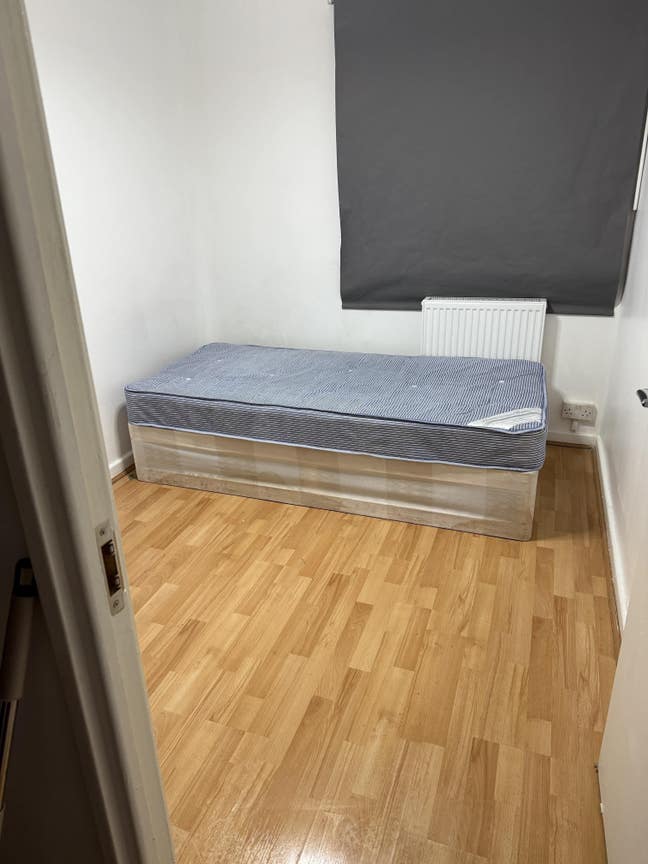 Double singe room in ABBEY WOOD Main Photo