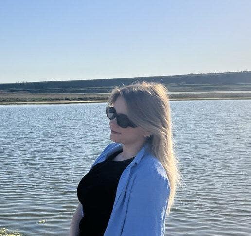 Hi! I’m looking for a flatmate to rent a tw... Main Photo