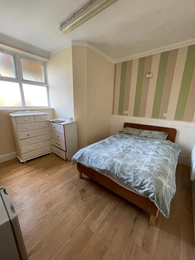 Double room with Bathroom £800 Main Photo