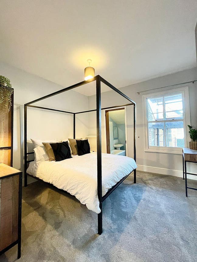Two rooms now available NR2  (72C-JS) Main Photo