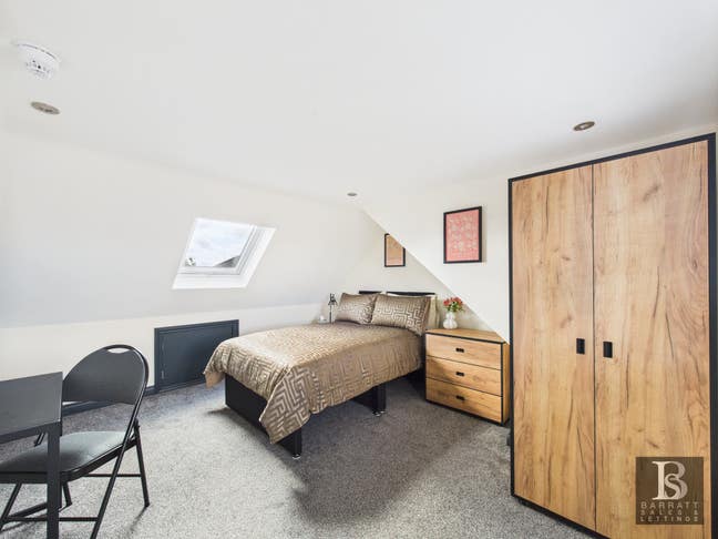 NEW HOUSE!! Luxury rooms at affordable prices Main Photo