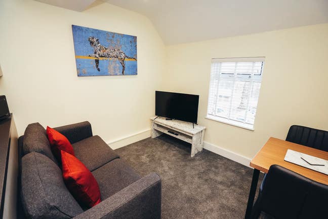 Short Term City Centre Apartment Main Photo