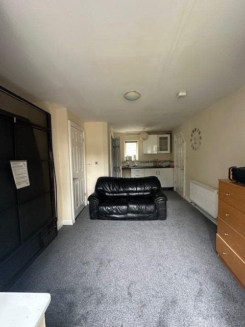 Furnished studio, self contained apartment. Main Photo