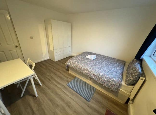 Double Room at East Putney Available! Main Photo