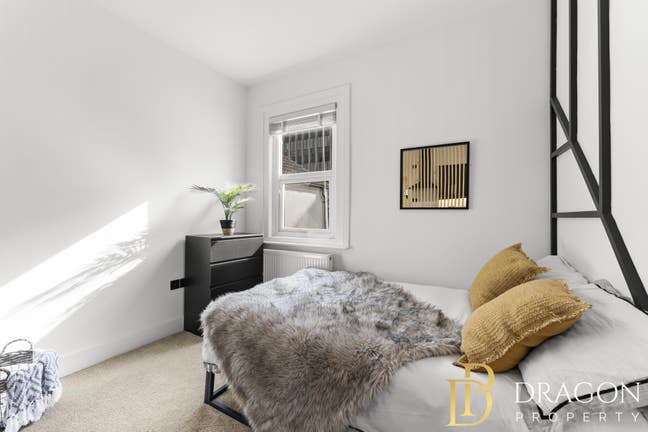 Modern Studio - Bills Included - £850 pcm Main Photo