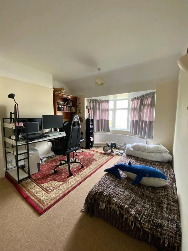 Spacious and cosy room in artistic house Main Photo