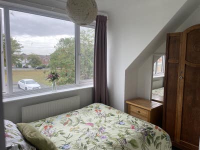 Pleasant room with private bathroom and good views Main Photo