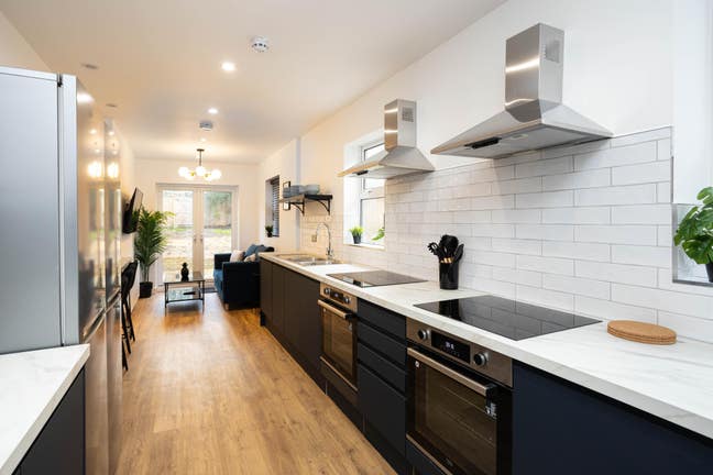 Double Ensuite Room in Quality Co-Living Main Photo