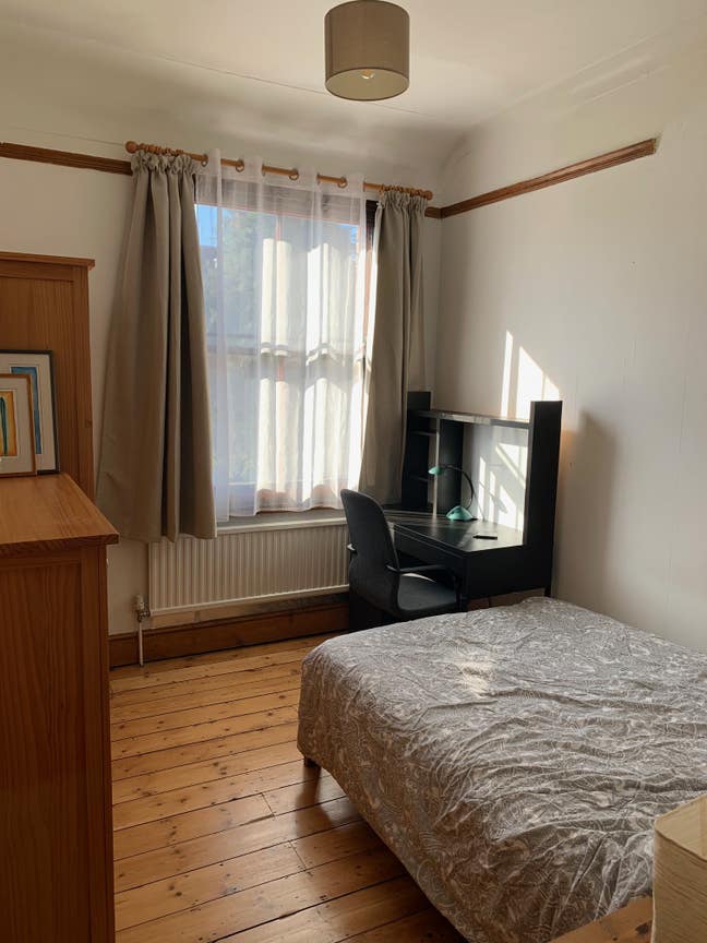 Lovely, bright and quiet room to rent in N22 Main Photo