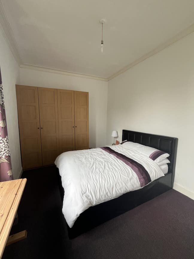 Double bedroom in two bed flat! Main Photo