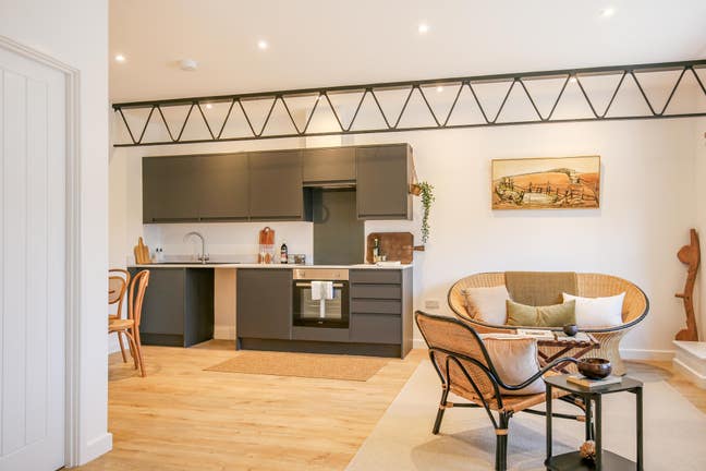 Beautiful new build flat Main Photo