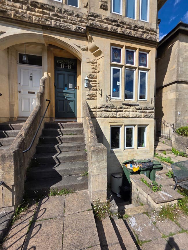 En-suite Rooms Available Main Photo