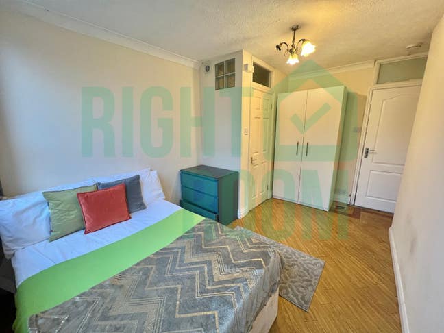 3 Ensuite DBL Rooms in E14, 2 mins walk from DLR  Main Photo