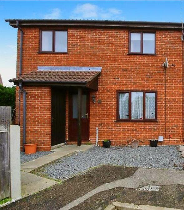 2 Bedroom House Main Photo