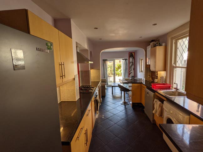 Large double room in comfortable Exeter house Main Photo