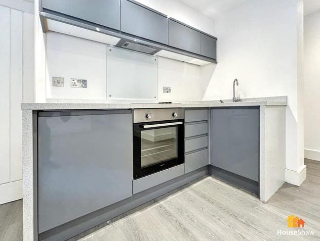 Modern Ground Floor One-Bedroom Apartment Main Photo