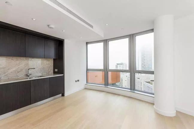 Affordable room near Canary Wharf (all ammenities) Main Photo