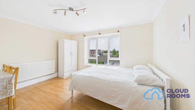 🔥Massive Bright Room in 2BR Flat🔥5mins to Stn🔥 Main Photo