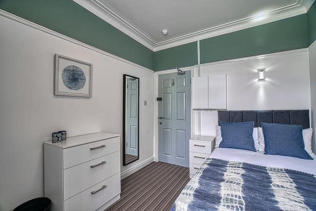 Stunning furnished rooms with most bills included Main Photo