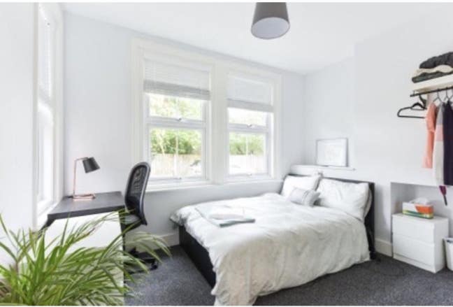 Beautiful en suite rooms centre of East Grinstead  Main Photo