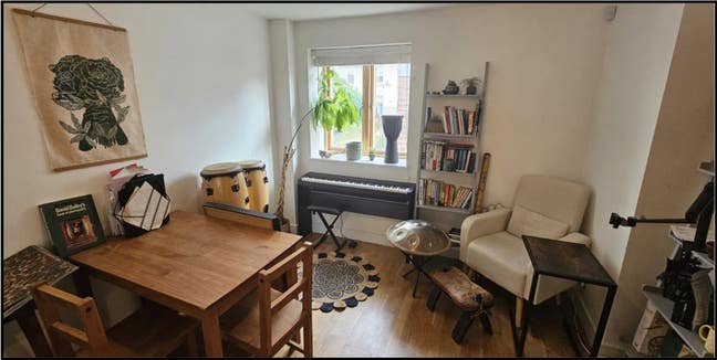  Spacious room ensuite - Creative/Musical house Main Photo