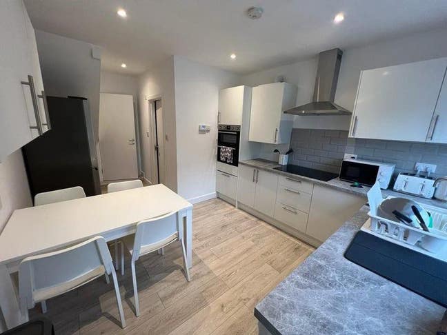 Stunning En-suite Double Room Available!!! Main Photo