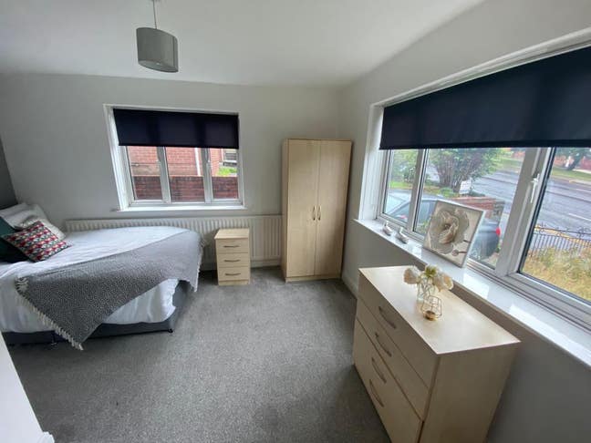 2 En-Suite Rooms Available – Harborough Hill Road Main Photo