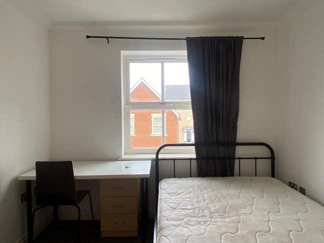 Lovely Double Room | Friendly House/Walk to Town Main Photo