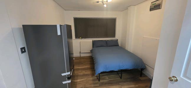 Double room with en suite located in Stopsley,  Main Photo