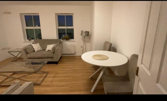 Room in 2 bed available  Main Photo