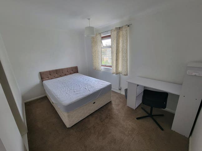 Newly refurbished 4 bedrooms house Main Photo