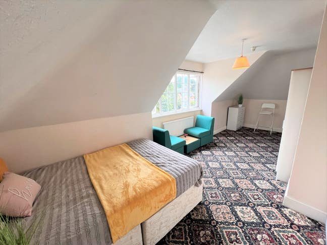 Spacious loft room in Charminster Main Photo